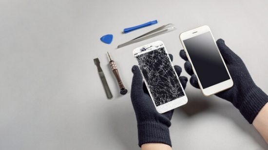 The Differences Between a Cracked Phone Screen and Broken LCD - Fix