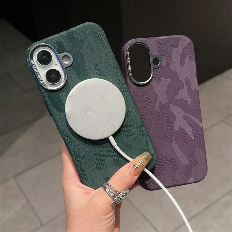 Camo iPhone Case with MagSafe (1)